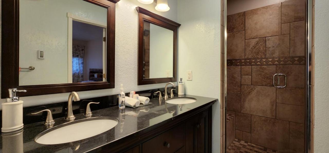 Trinity Escapes - Two Bedroom Two Bathroom Full Apartment Near Airport Anchorage Exteriör bild