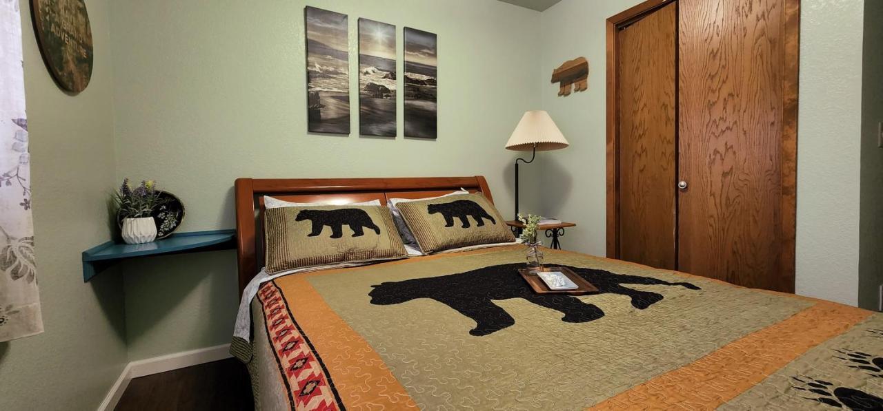 Trinity Escapes - Two Bedroom Two Bathroom Full Apartment Near Airport Anchorage Exteriör bild