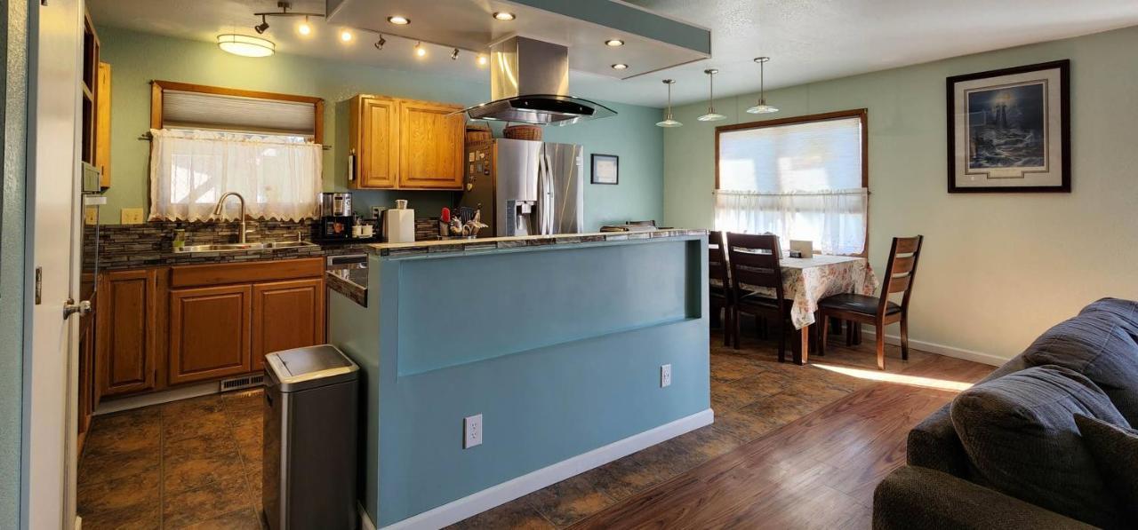Trinity Escapes - Two Bedroom Two Bathroom Full Apartment Near Airport Anchorage Exteriör bild