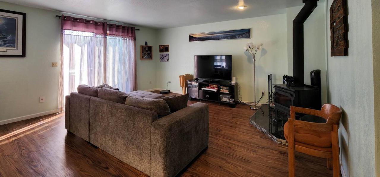 Trinity Escapes - Two Bedroom Two Bathroom Full Apartment Near Airport Anchorage Exteriör bild