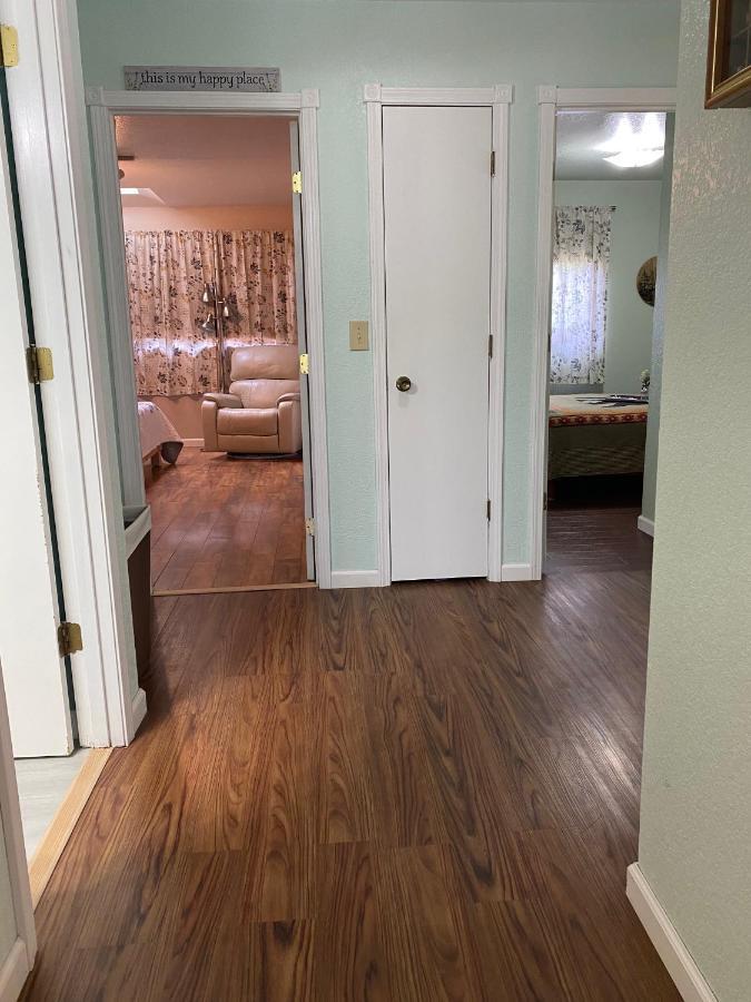 Trinity Escapes - Two Bedroom Two Bathroom Full Apartment Near Airport Anchorage Exteriör bild